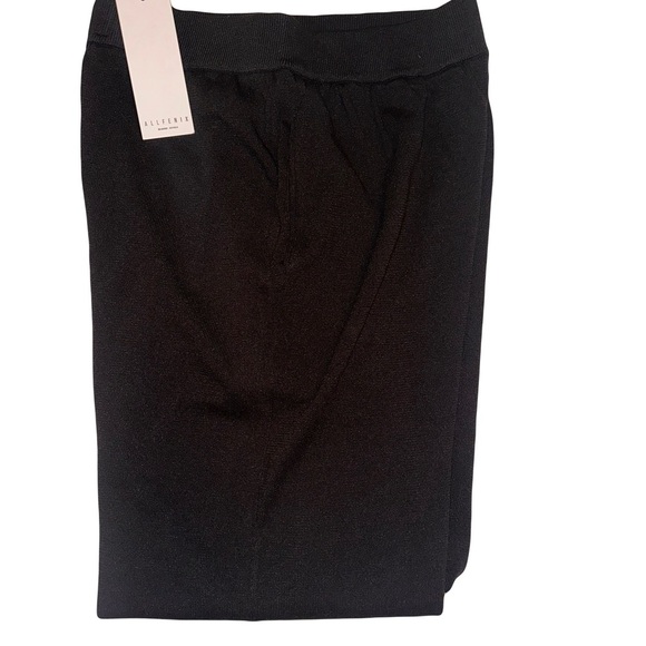 NWT All Fenix Women’s Black Knit High Waist Loose Fit Crop Pant Size Small - Picture 6 of 6